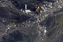 Vụ máy bay rơi ở Pháp: Phi công bất tỉnh vì kính chắn gió nứt?