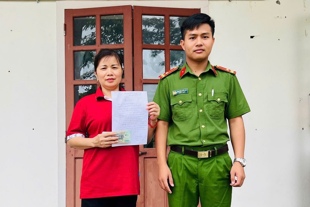 Một phụ nữ cầu cứu công an khi chuyển nhầm 20 triệu đồng cho người lạ - 1 Một phụ nữ cầu cứu công an khi chuyển nhầm 20 triệu đồng cho người lạ - 1