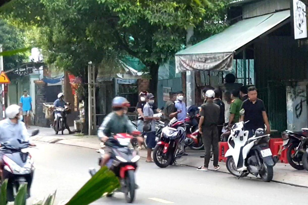 Đâm chết tình địch khi giáp mặt ở phòng trọ bạn gái - 1 Đâm chết tình địch khi giáp mặt ở phòng trọ bạn gái - 1