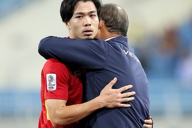 HLV Park Hang Seo có bị áp lực phải ưu ái Công Phượng?