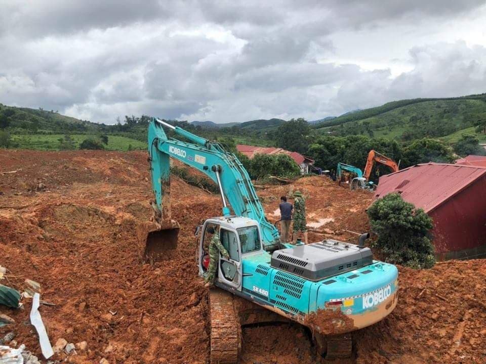 Tìm thấy 14 thi thể trong 22 chiến sĩ gặp nạn, Quảng Trị cứu hộ xuyên đêm - 1 Tìm thấy 14 thi thể trong 22 chiến sĩ gặp nạn, Quảng Trị cứu hộ xuyên đêm - 1