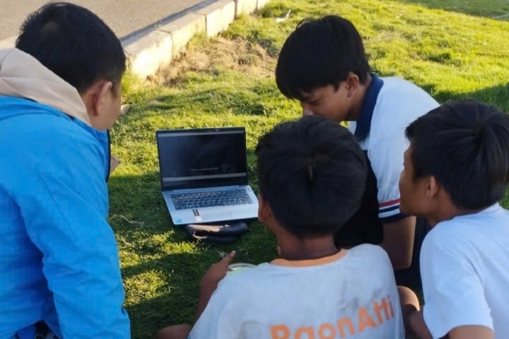 View - Nghe "chiến tích" của tên cướp nhí, người đàn ông có hành động đặc biệt | Báo Dân trí