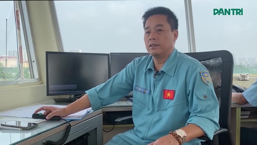 Máy bay vận tải hợp luyện trên bầu trời Hà Nội chuẩn bị cho nhiệm vụ A80