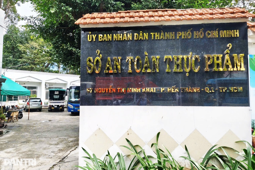 Giám đốc Sở ATTP nói lý do heo có vòng nhận diện nhưng không thể… nhận diện - 2 Giám đốc Sở ATTP nói lý do heo có vòng nhận diện nhưng không thể… nhận diện - 2