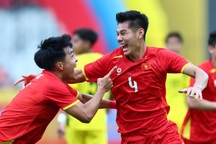 U22 Việt Nam hạ gục U22 Malaysia, hiên ngang tiến vào bán kết SEA Games 33