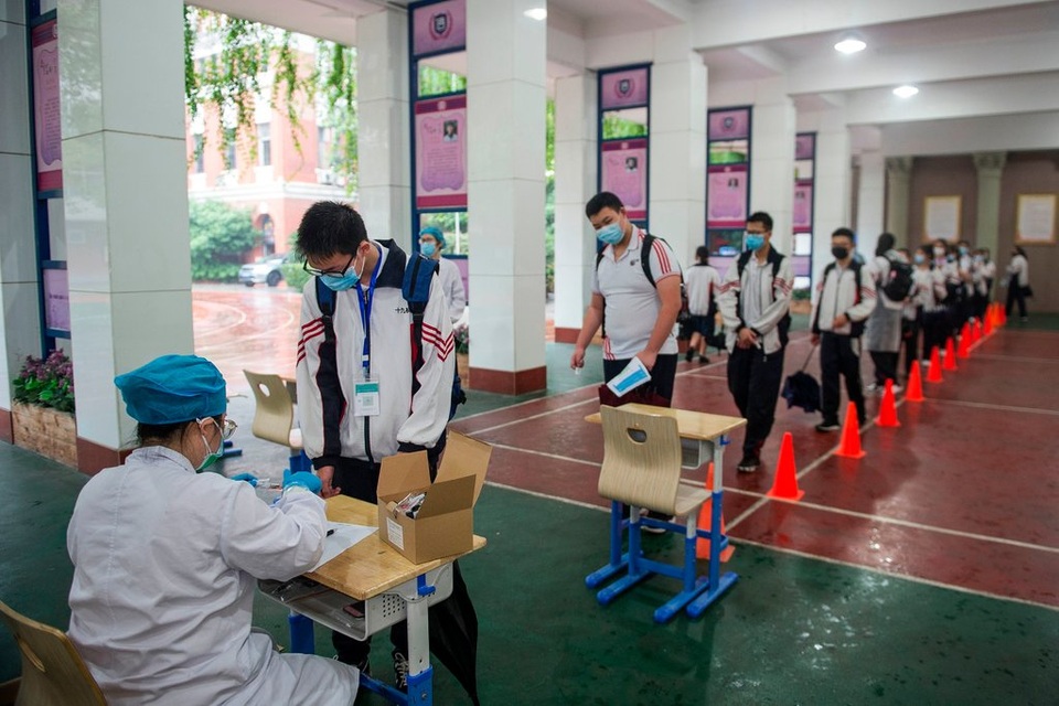 Xét nghiệm 11 triệu dân, Vũ Hán đối mặt “cuộc chiến 10 ngày” cam go - 2 Xét nghiệm 11 triệu dân, Vũ Hán đối mặt “cuộc chiến 10 ngày” cam go - 2