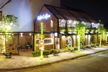 Quán cà phê có 3 mặt tiền, nhiều góc sống ảo ở Hà Tĩnh