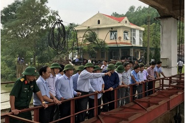 Ngừng ngay các cuộc họp, tập trung ứng phó bão số 2