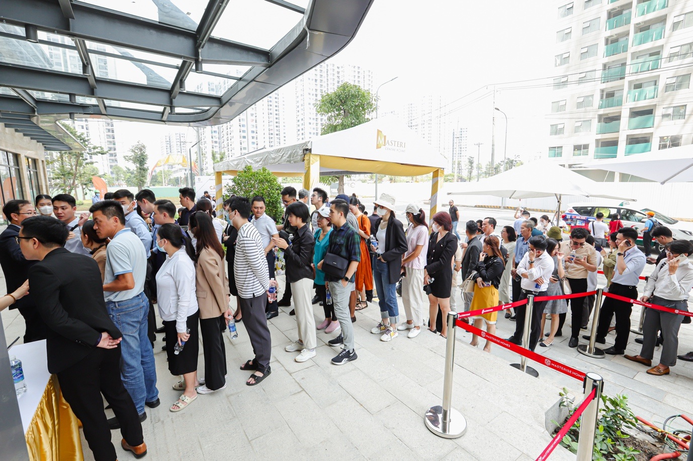 Kemunculan pangsapuri mewah sedia untuk diserahkan di Timur Bandar Ho Chi Minh - 1 Diện mạo căn hộ hạng sang chuẩn bị bàn giao ở khu Đông TPHCM - 1