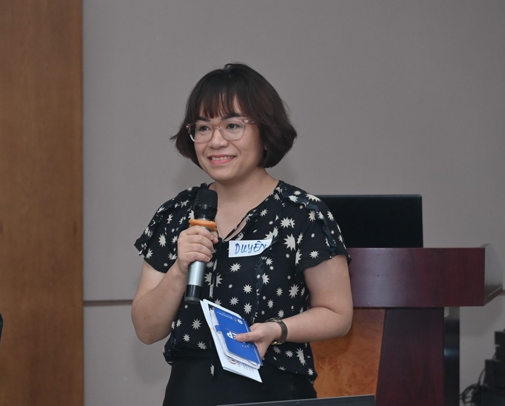 Người dân lên phường 3 lần không được việc, nếu áp KPI thì đánh giá sao? - 1 Người dân lên phường 3 lần không được việc, nếu áp KPI thì đánh giá sao? - 1