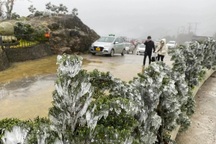 Cục CSGT khuyến cáo tài xế khi di chuyển trên đường đóng băng, trơn trượt