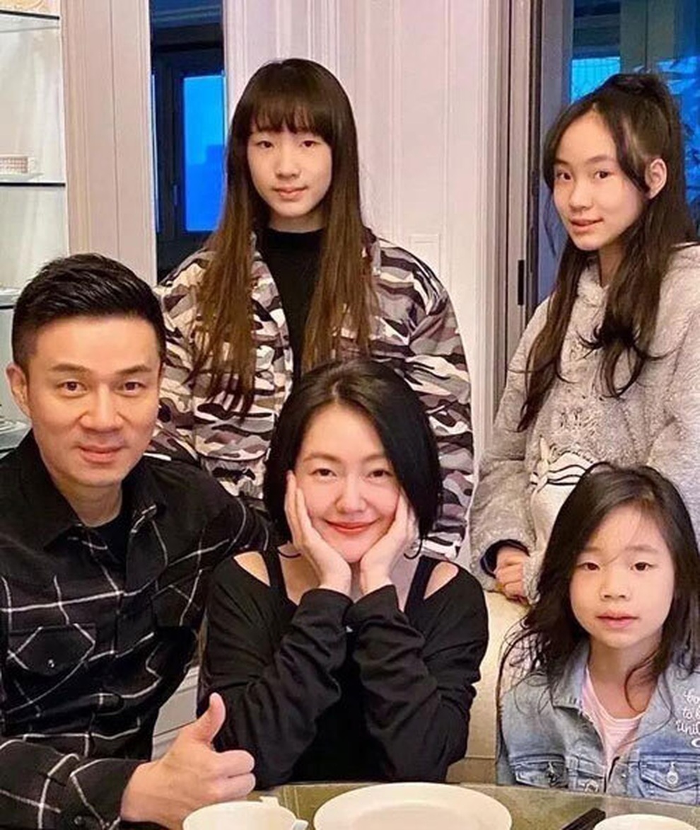 Hôn nhân trắc trở của nữ MC xứ Đài khuyên chị em Đừng chọn chồng tùy tiện - 8