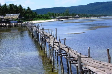 Trải nghiệm cuộc sống hoang sơ ở làng chài Hàm Ninh