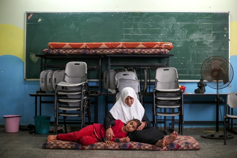 Cảnh sống khốn khổ trong mưa bom bão đạn ở chảo lửa Gaza - 18 Cảnh sống khốn khổ trong mưa bom bão đạn ở chảo lửa Gaza - 18