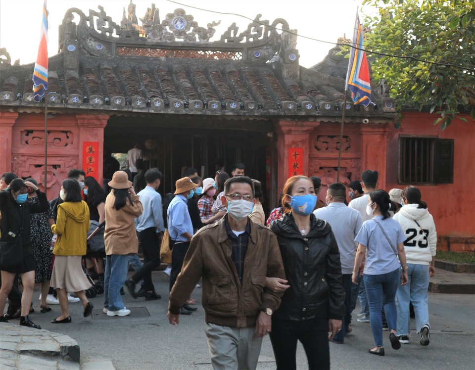 Du khách vẫn tấp nập du xuân Hội An dù đã hết kỳ nghỉ lễ - 5