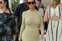 Cô Kim “siêu vòng 3” bạo chi 15 tỉ đồng để chụp hình tự sướng