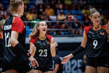 FIVB bình luận khi bóng chuyền nữ Việt Nam bị loại tại giải thế giới