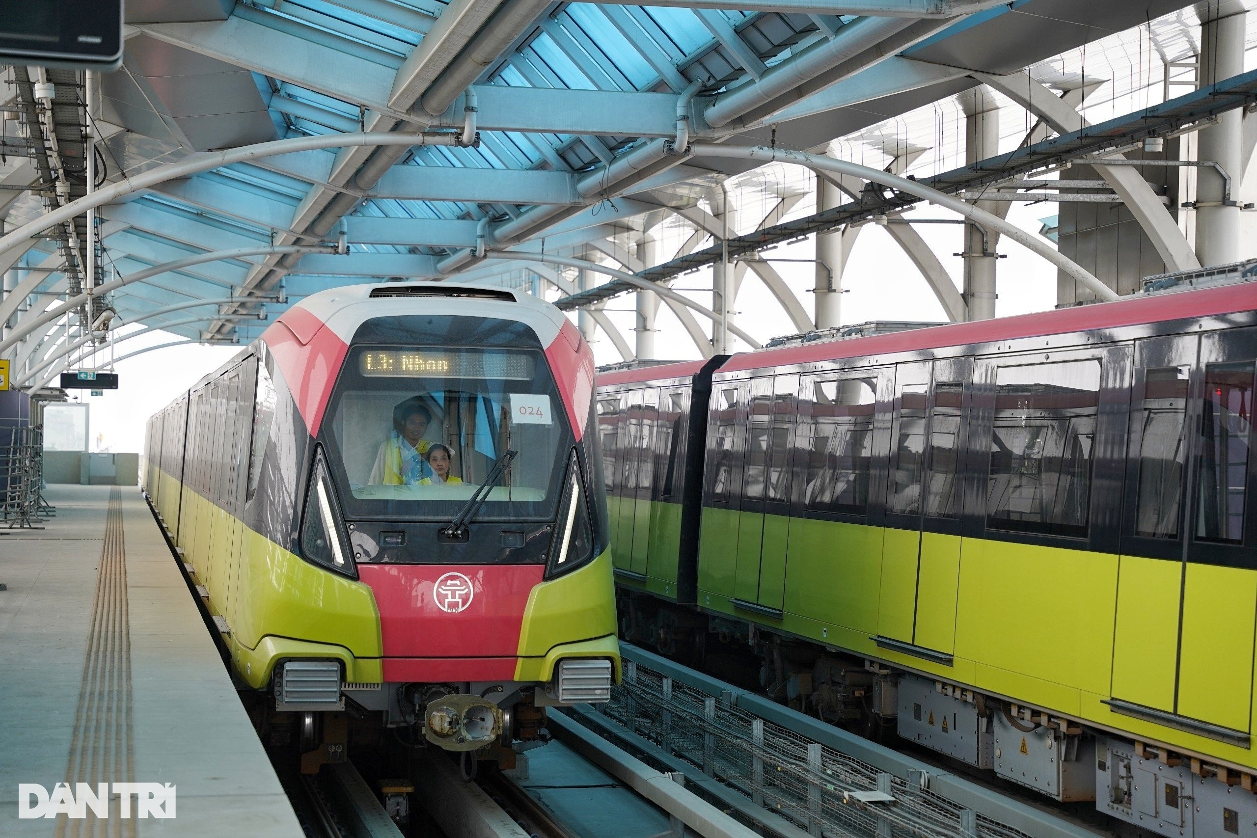 2 nữ lái tàu metro duy nhất của Hà Nội và TPHCM - 8 2 nữ lái tàu metro duy nhất của Hà Nội và TPHCM - 8