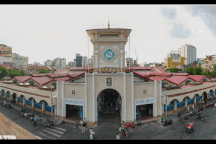 Chợ Bến Thành "thay áo mới", trở thành điểm check-in thu hút khách ở TPHCM