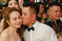 Tuấn Hưng và vợ ra sao sau "sự cố" bị trộm đập xe, khoắng sạch đồ ở Anh?