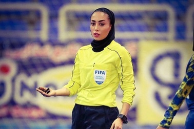 Vẻ đẹp ấn tượng nữ trọng tài bắt trận đấu của futsal Việt Nam