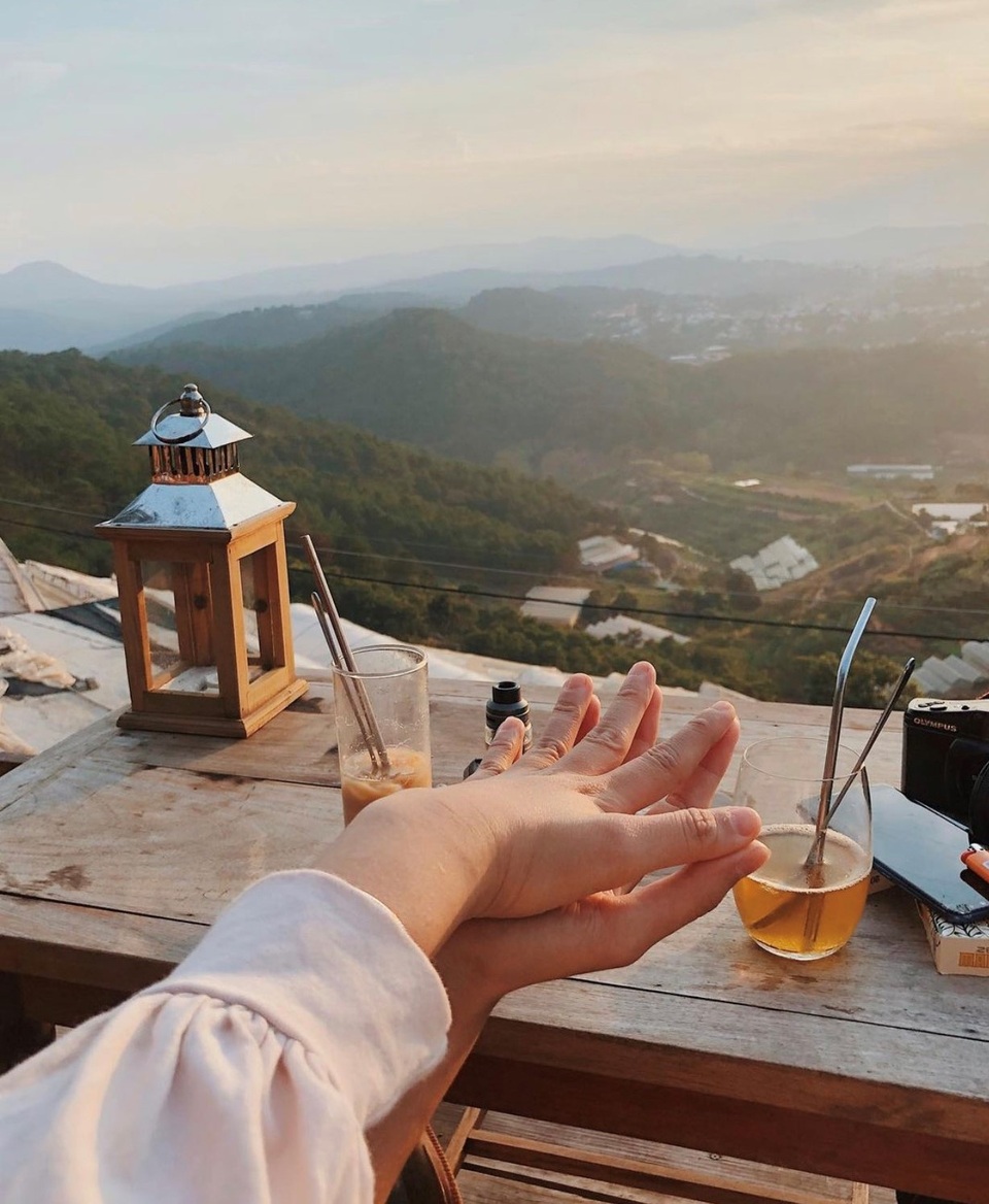 Những quán cà phê ngắm trọn bình minh và hoàng hôn đẹp nhất ở Đà Lạt - 1 Những quán cà phê ngắm trọn bình minh và hoàng hôn đẹp nhất ở Đà Lạt - 1