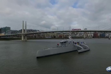 Sea Hunter tung đòn kép khiến tàu ngầm lộ diện