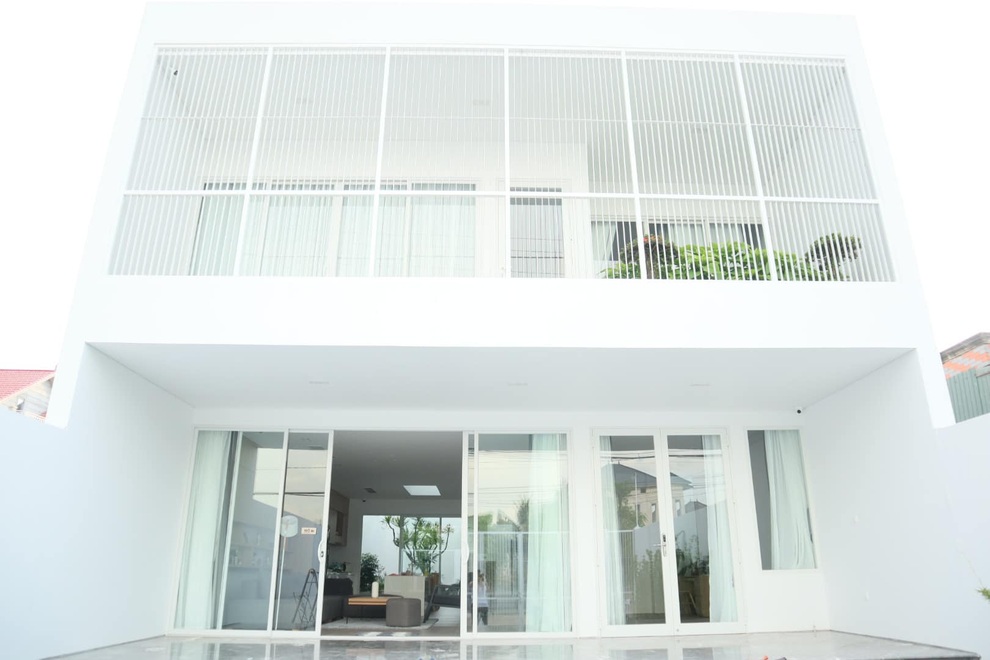 Xấu, đẹp bên trong ngôi nhà 2 tầng tốn nhiều tiền vẫn bị ví như lồng sắt - 1 Xấu, đẹp bên trong ngôi nhà 2 tầng tốn nhiều tiền vẫn bị ví như lồng sắt - 1