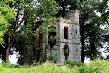 Mua lâu đài cổ tồi tàn hơn 100.000 USD, cải tạo xong giá tăng gấp 10 lần