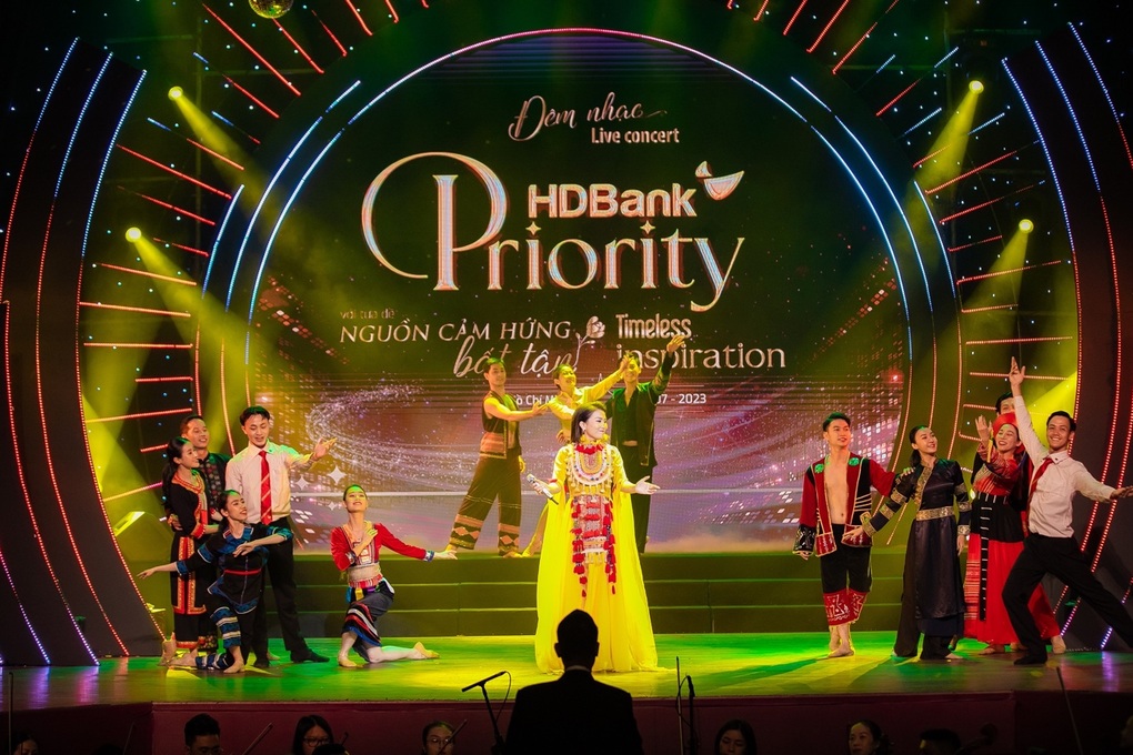 Từ HDBank Priority đến sự trở lại của huyền thoại saxophone Kenny G ở Việt Nam - 2 Từ HDBank Priority đến sự trở lại của huyền thoại saxophone Kenny G ở Việt Nam - 2
