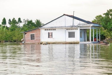Cơn thịnh nộ của "hà bá" nuốt chửng 12 căn nhà