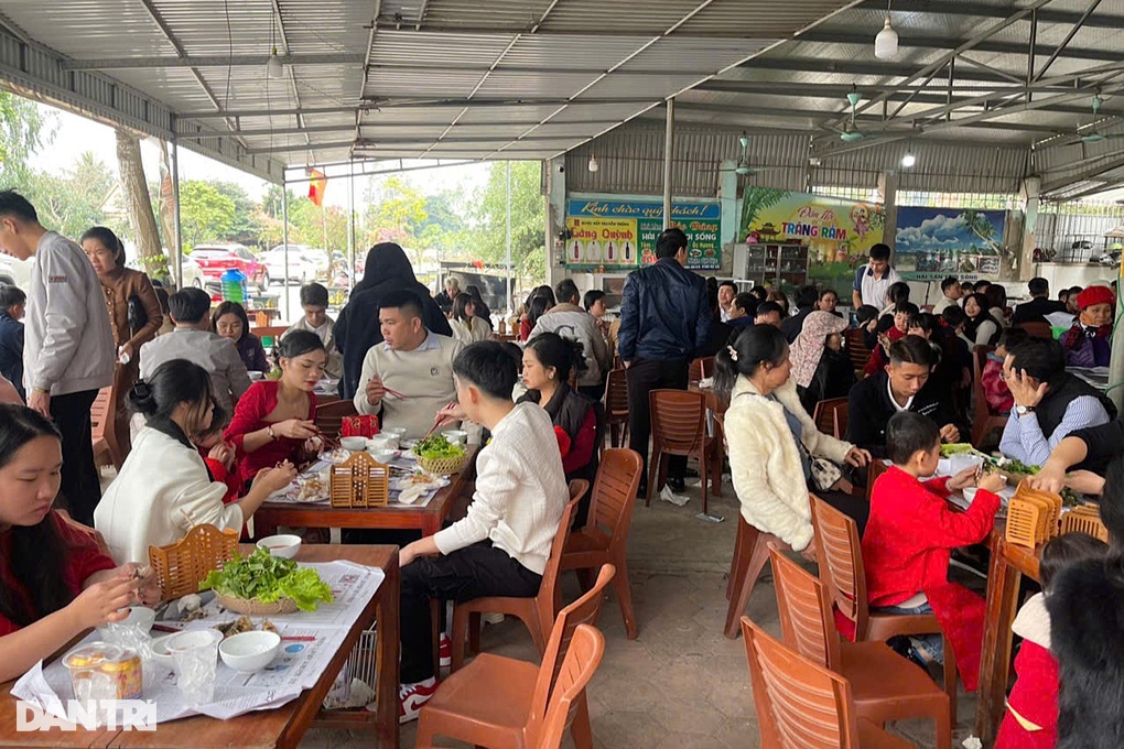 Nghề nướng cá trích hốt bạc ngày đầu năm - 3 Nghề nướng cá trích hốt bạc ngày đầu năm - 3
