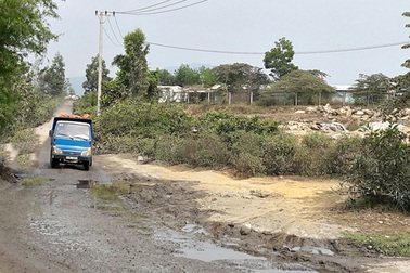 Đà Nẵng yêu cầu doanh nghiệp khai thác đất, đá góp vốn làm lại đường cho dân