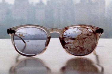 Chiếc kính đầy máu của John Lennon mong “thức tỉnh” nước Mỹ