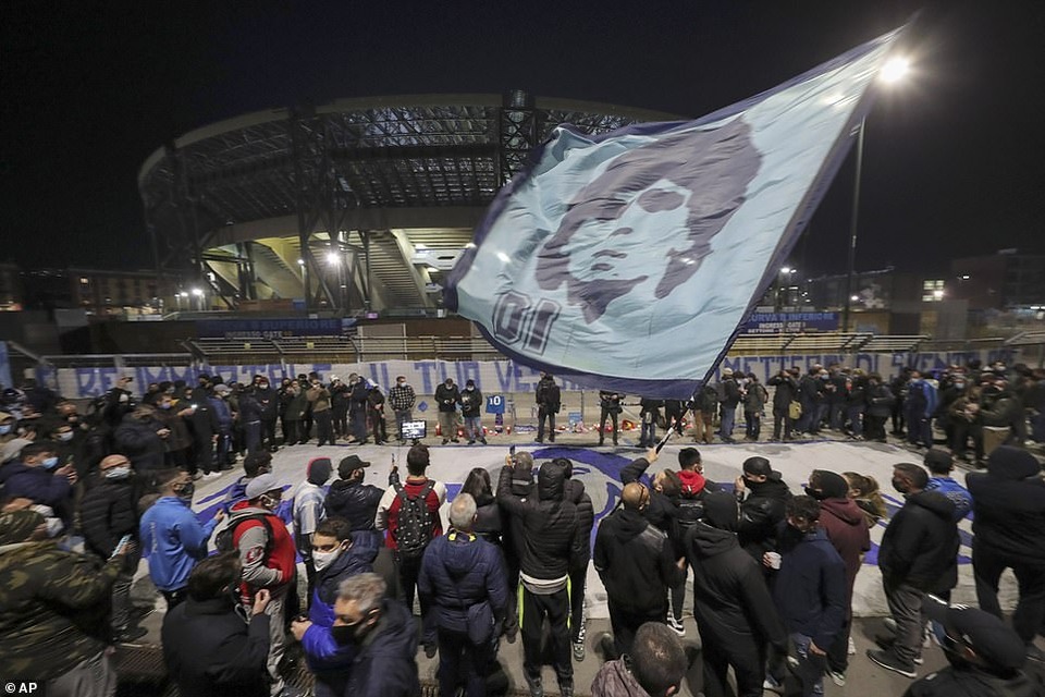 Hé lộ câu nói cuối cùng của huyền thoại Maradona trước khi qua đời - 3 Hé lộ câu nói cuối cùng của huyền thoại Maradona trước khi qua đời - 3