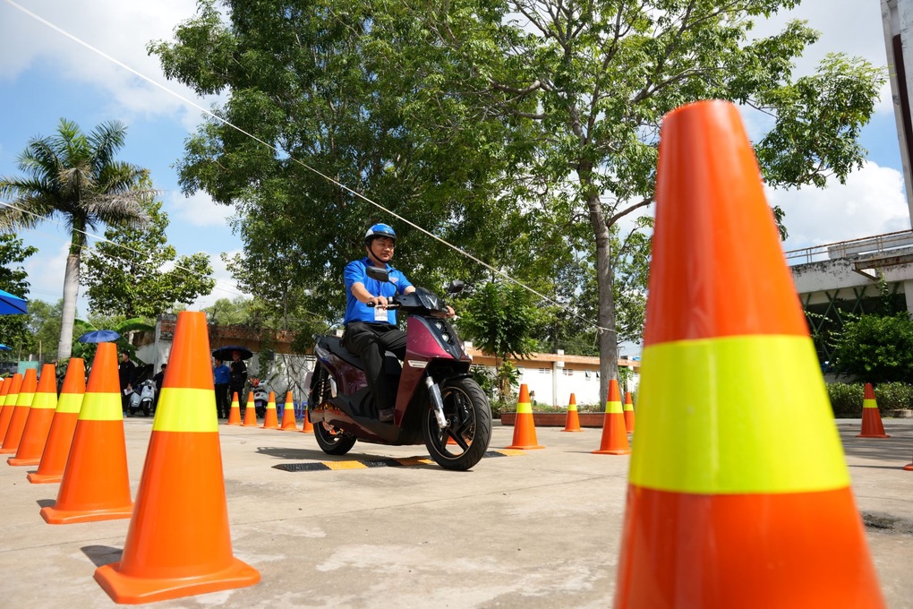 Cơ hội trải nghiệm, sở hữu xe máy điện cho người lao động Bình Dương - 5 Cơ hội trải nghiệm, sở hữu xe máy điện cho người lao động Bình Dương - 5