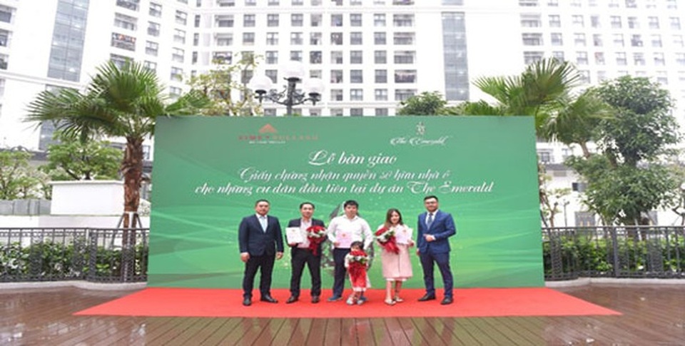 Vimefulland bàn giao sổ đỏ cho khách hàng - 2 Vimefulland bàn giao sổ đỏ cho khách hàng - 2