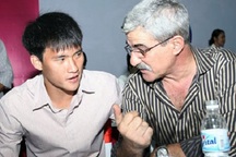 Công Vinh bỏ HLV Miura, mời Calisto về V-League?