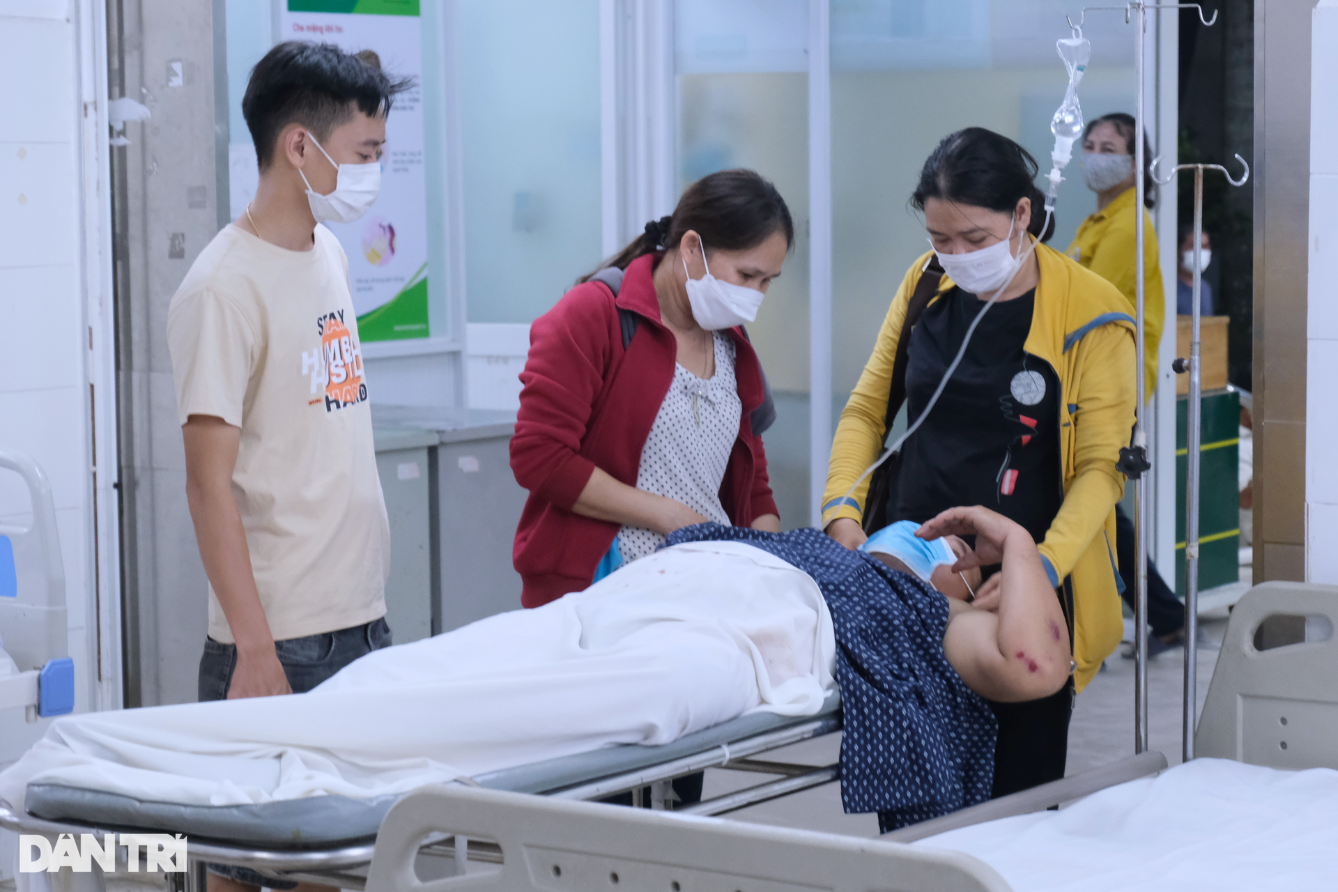 Đêm trực sống - chết của bác sĩ cấp cứu: Con người, đâu phải cái máy - 2 Đêm trực sống - chết của bác sĩ cấp cứu: Con người, đâu phải cái máy - 2