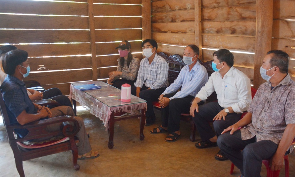 Tuyên truyền bầu cử bằng tiếng nói của đồng bào dân tộc thiểu số - 2 Tuyên truyền bầu cử bằng tiếng nói của đồng bào dân tộc thiểu số - 2