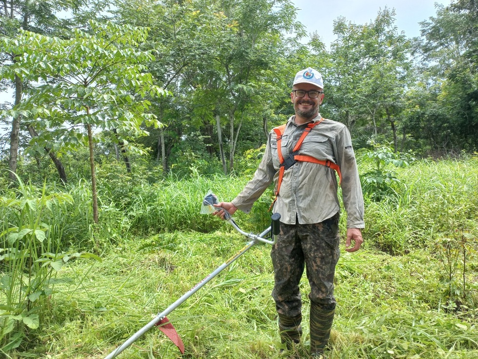 Vợ Việt - chồng Hà Lan bỏ phố về rừng ở nhà gỗ, không dùng bếp điện, tivi - 6 Vợ Việt - chồng Hà Lan bỏ phố về rừng ở nhà gỗ, không dùng bếp điện, tivi - 6