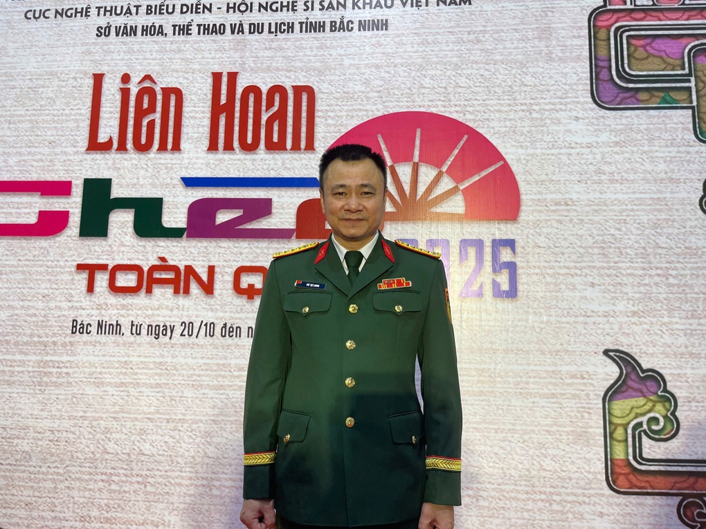 NSND Tự Long nói về việc Facebook, TikTok đưa chèo đến gần khán giả trẻ - 2 NSND Tự Long nói về việc Facebook, TikTok đưa chèo đến gần khán giả trẻ - 2