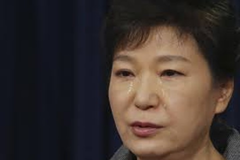 Cuộc đời bi kịch của bà Park Geun-hye từ Nhà Xanh tới song sắt nhà lao