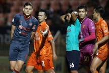 Đặng Văn Lâm được cổ động viên Thái Lan ủng hộ mạnh