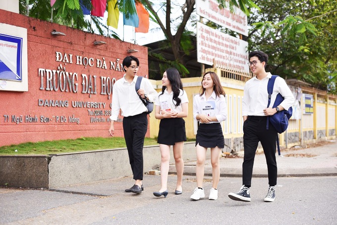 Đại học Đà Nẵng hỗ trợ học phí, học bổng cho sinh viên, học viên năm học 2021-2022 - Ảnh 1.