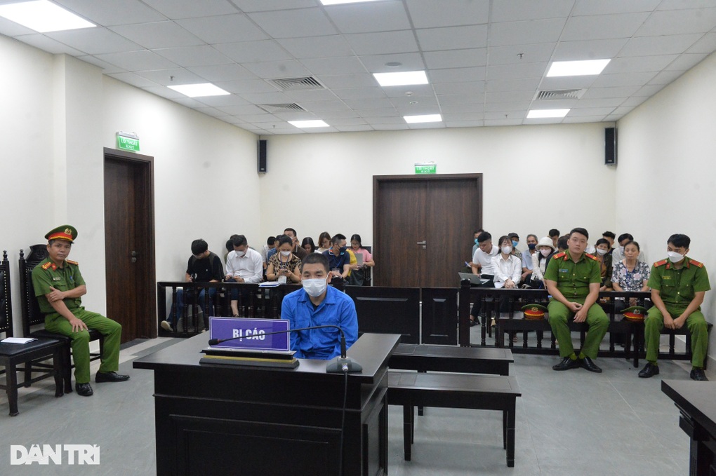 Chủ quán karaoke ISIS xin lỗi gia đình 3 cảnh sát hy sinh - 2 Chủ quán karaoke ISIS xin lỗi gia đình 3 cảnh sát hy sinh - 2