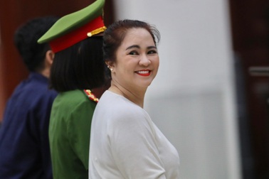 Ra tù trước hạn, khi nào bà Phương Hằng được xóa án tích?