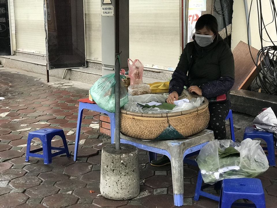 Quán hàng ế ẩm, doanh thu lao dốc vì dịch cúm Corona - 4 Quán hàng ế ẩm, doanh thu lao dốc vì dịch cúm Corona - 4