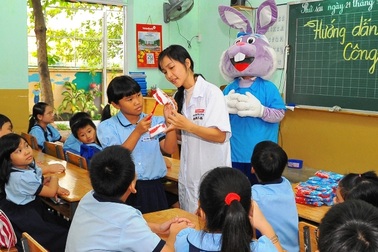 Sôi nổi tháng sức khỏe răng miệng 2012