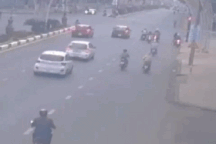 Cụ ông 73 tuổi lái ô tô lật ngửa khai không đạp được thắng, kéo phanh tay